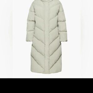 Aritzia The Cloud Puff Long